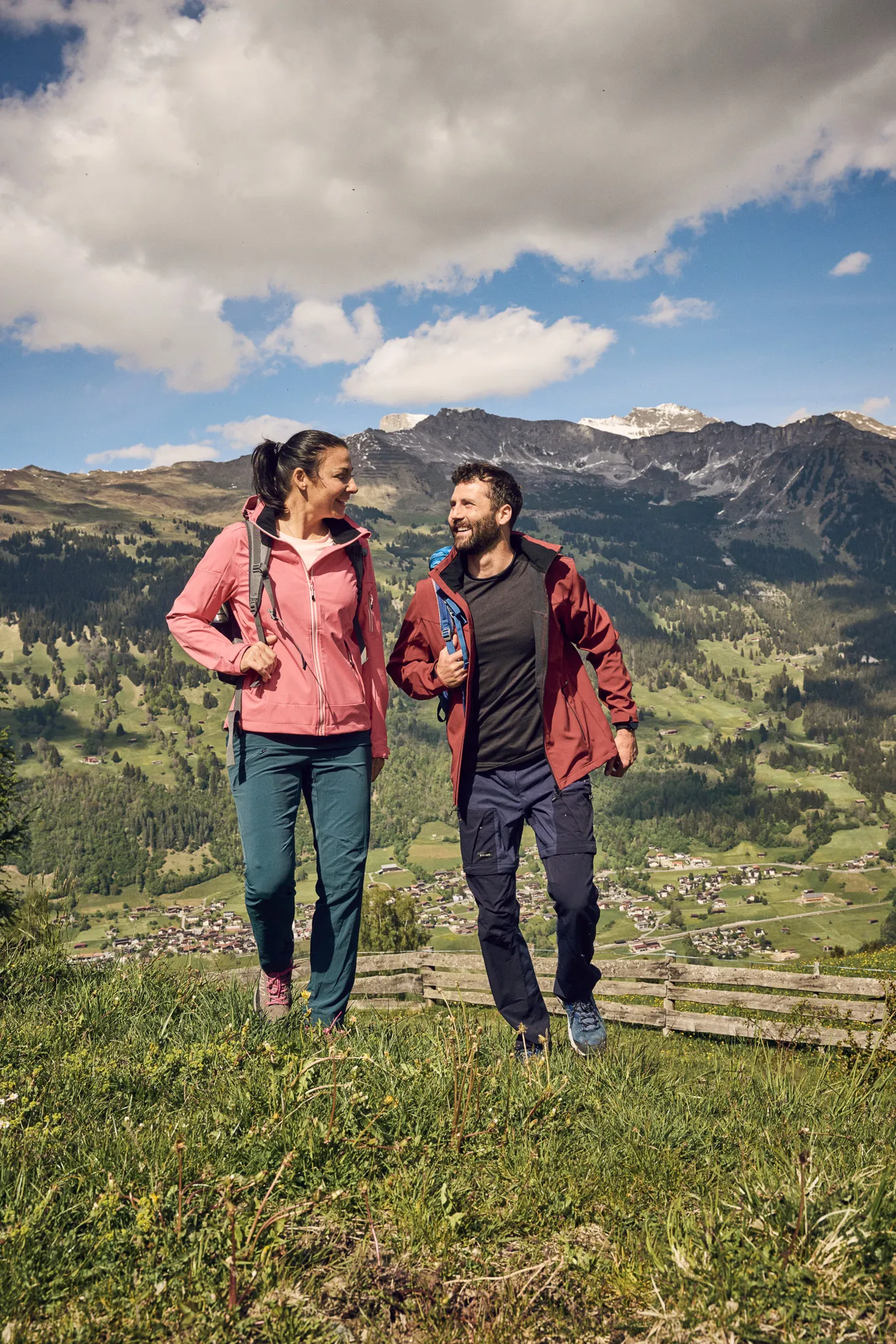 Gemeinsame Wanderung mit Alpenblick
