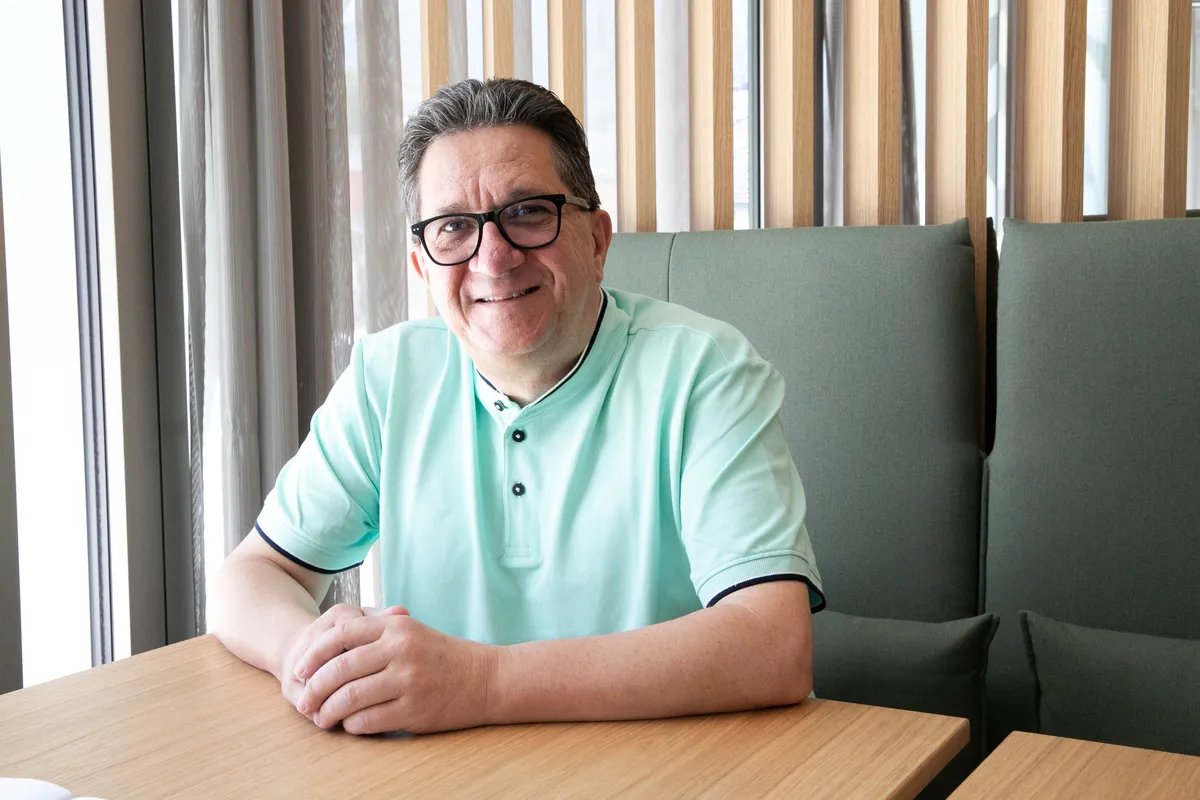 Beat Zurfluh arbeitet als Pflegecontroller bei ÖKK und bearbeitet täglich mehrere Leistungsabrechnungen – unter anderem von privaten Spitex-Firmen, die in den letzten Jahren markant zugenommen haben.