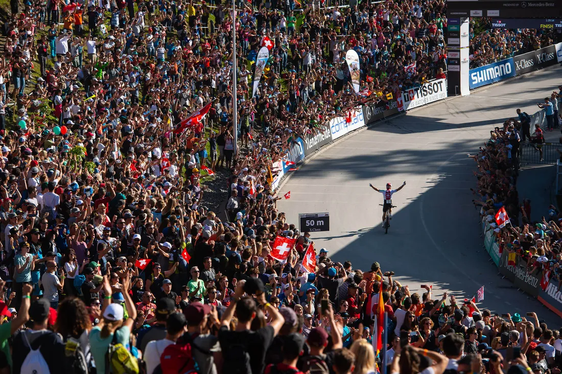 Zieleinfahrt Nino Schurter